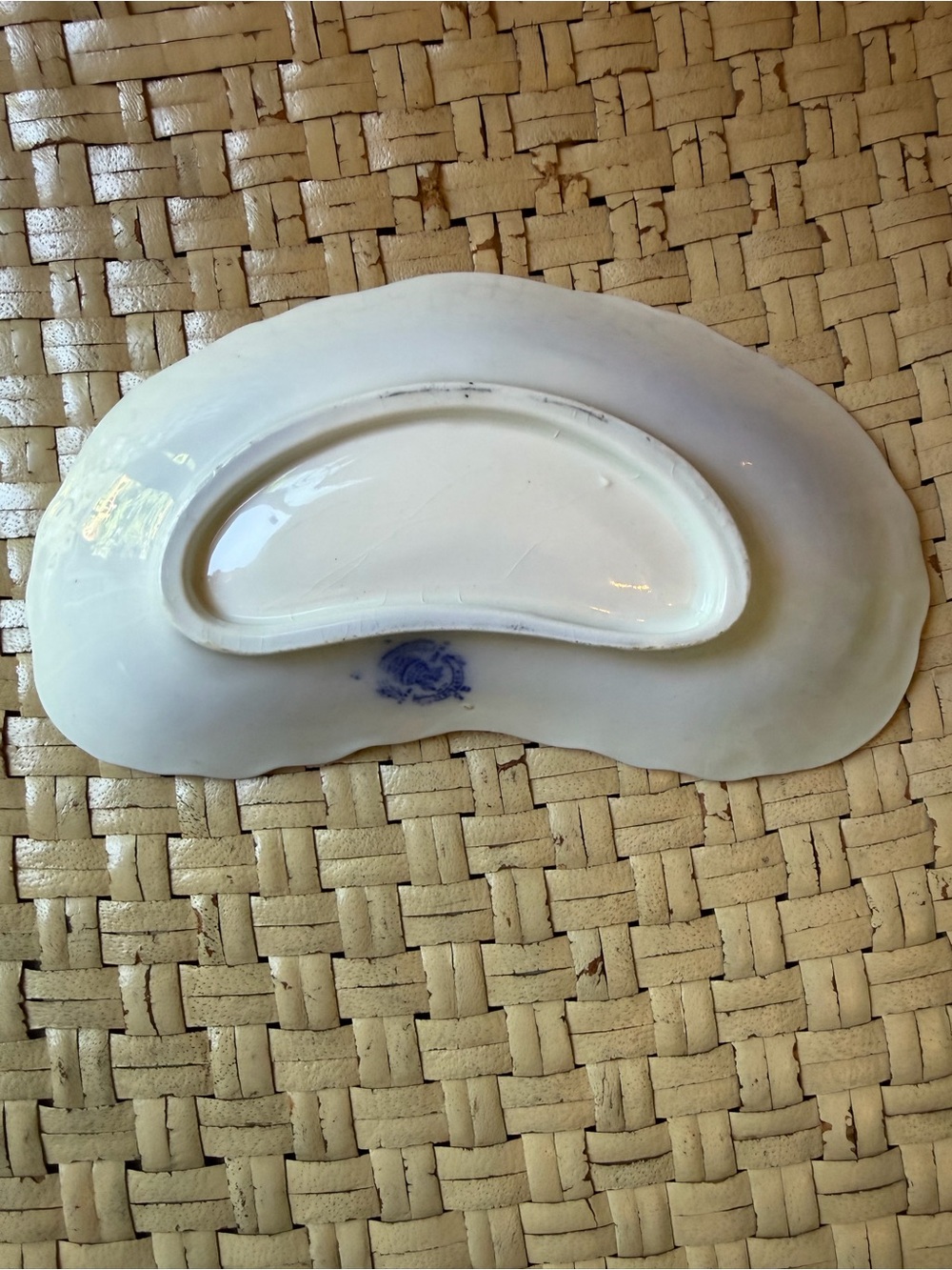 Antique Flow Blue / White Scalloped Porcelain Trinket Dish - Picture 5 of 8